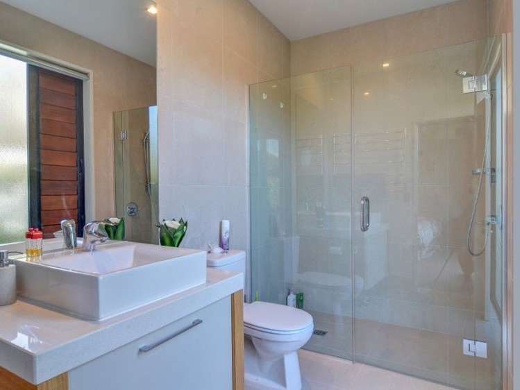 7 Reading Court Jacks Point_13