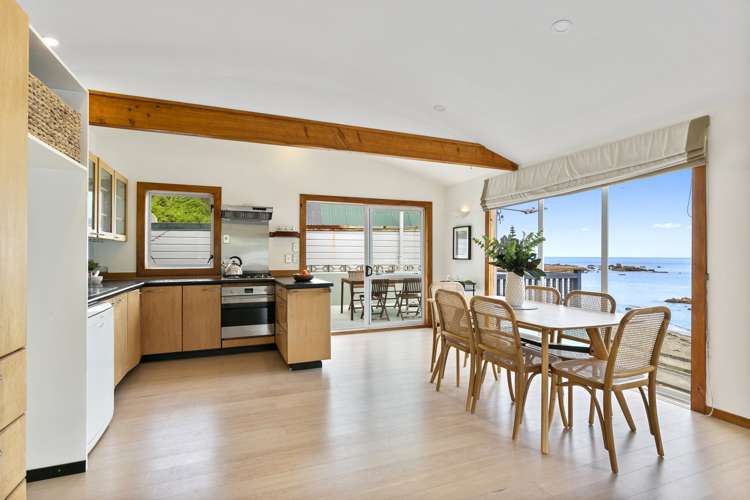 32 Owhiro Bay Parade Owhiro Bay_8