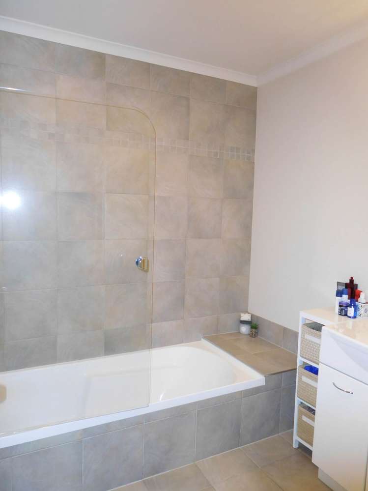 2/65 Sunset Road Totara Vale_9