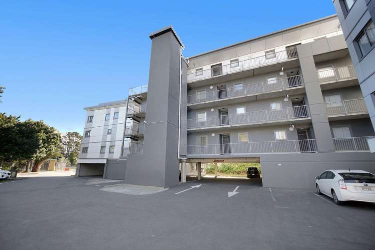 GF/28 Morningstar Place 1727_8