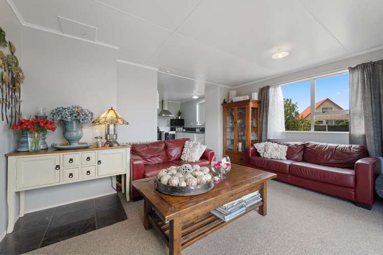 2/8 Faulkland Drive Witherlea_8