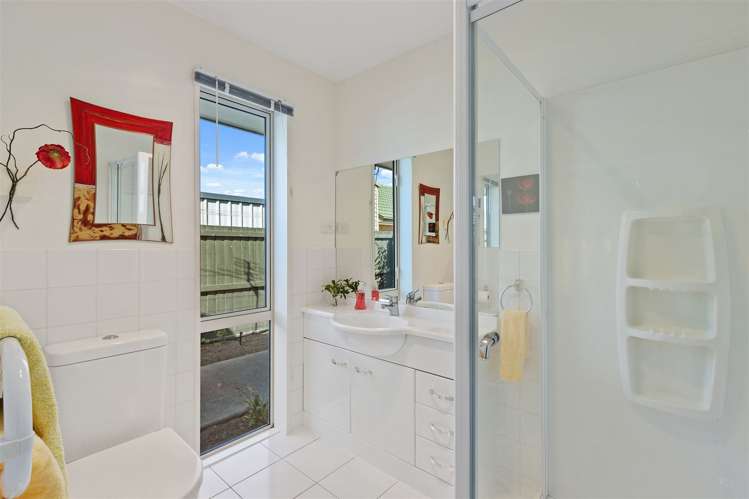 3 Nunweek Boulevard Harewood_13