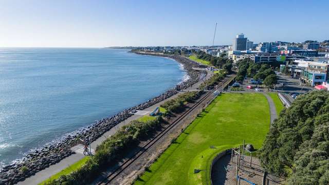Central Seaside Living!