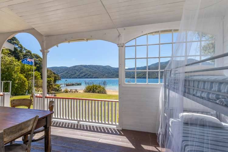 2121 Queen Charlotte Drive Anakiwa and Surrounds_12