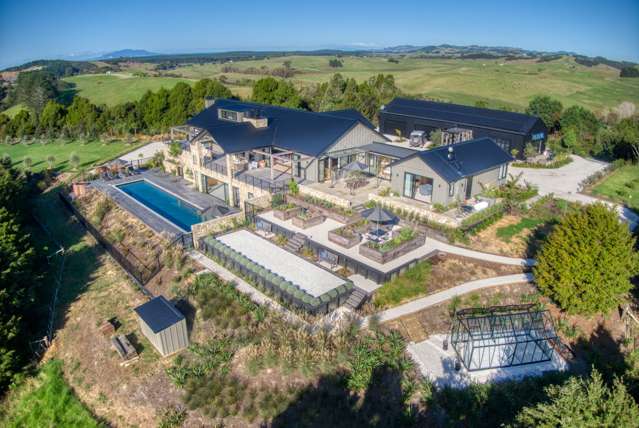 Te Arai Lodge, 51 Lake Road Te Arai_1