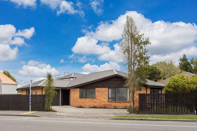 Modern and Easy Care, move in now!