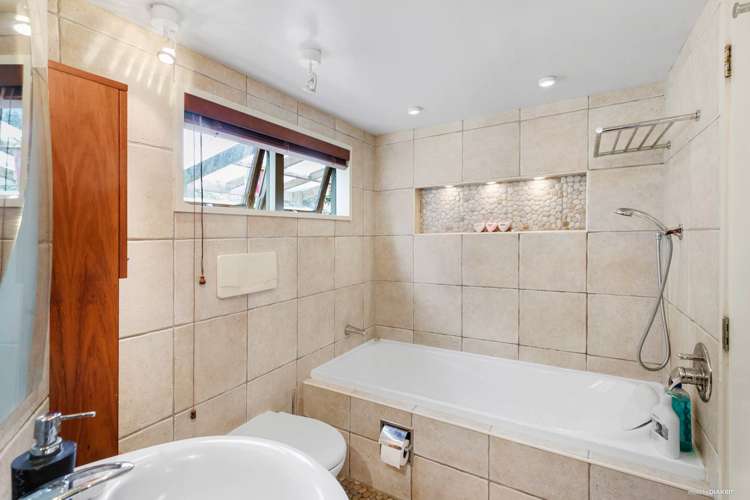 10 Kauri Road Birkenhead_13