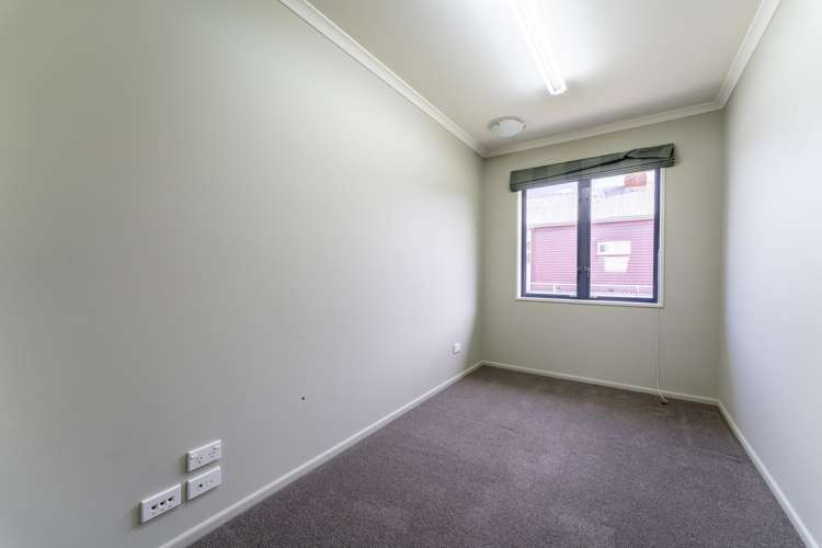 13 Raymond Street West End_10