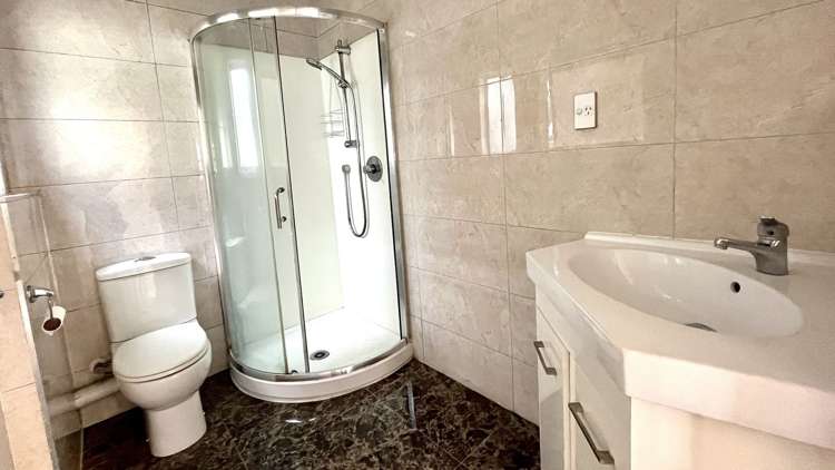 71 Chartwell Avenue Glenfield_12