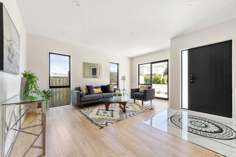 22 Castlebane Drive Flat Bush_4