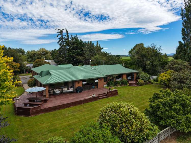 867 Hundred Line Road East South Hillend_24