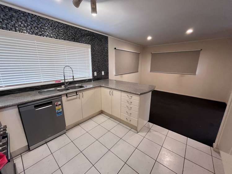 15 Milan Drive Glen Eden_7