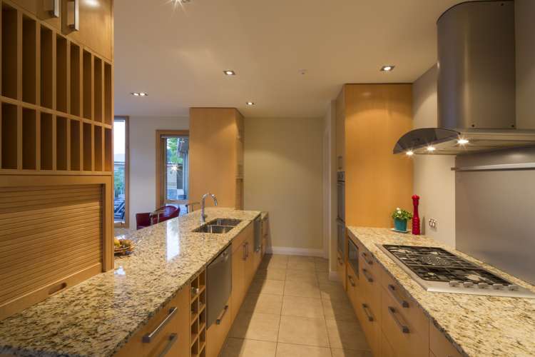 371 Peninsula Road Kelvin Heights_7