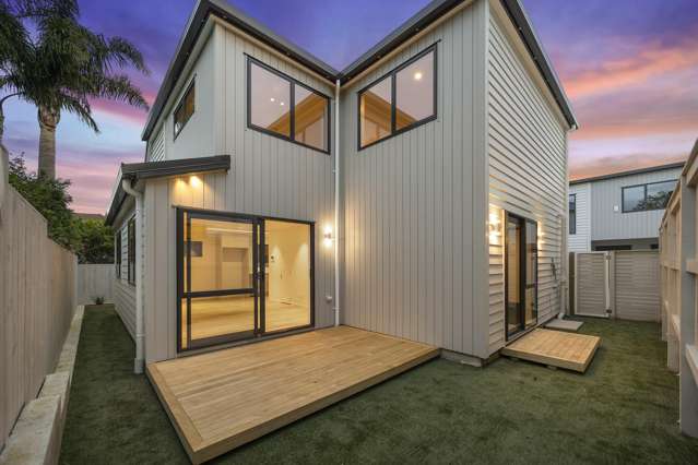 Brand New, Freestanding & Freehold - $1,509,000