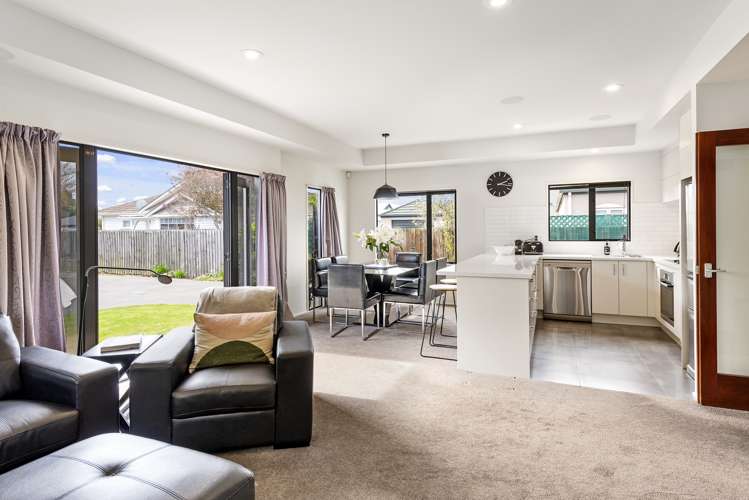 2/118 Innes Road Saint Albans_5