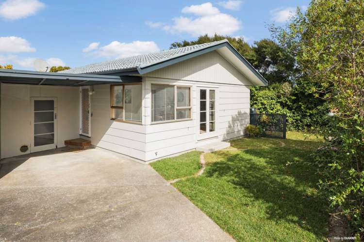 2/2 Colin Wild Place Glenfield_9