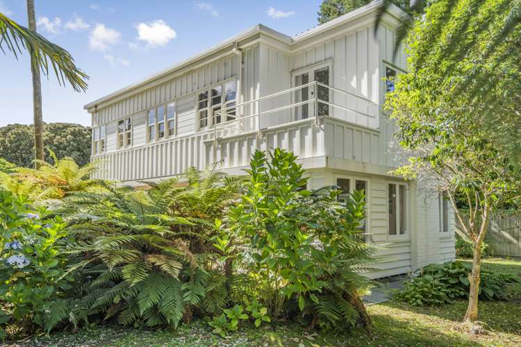 85 Ludlam Crescent Woburn_17