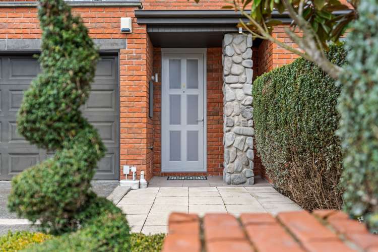 7 Henley Green Northwood_12