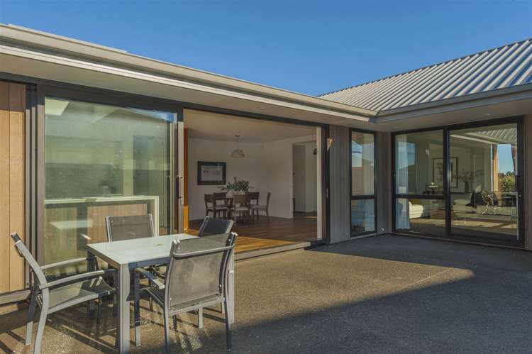 53 Vernon Drive Lincoln_19