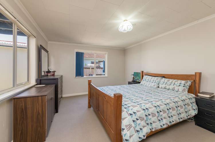 22 Maitland Avenue Stoke_11