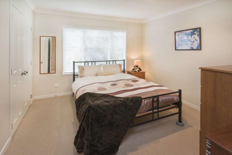 11 Chard Place Flat Bush_17