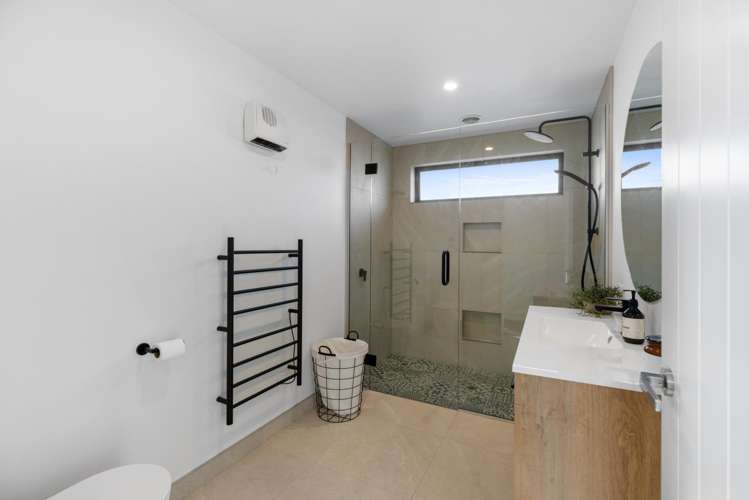 39 Plover Avenue Amberley_17