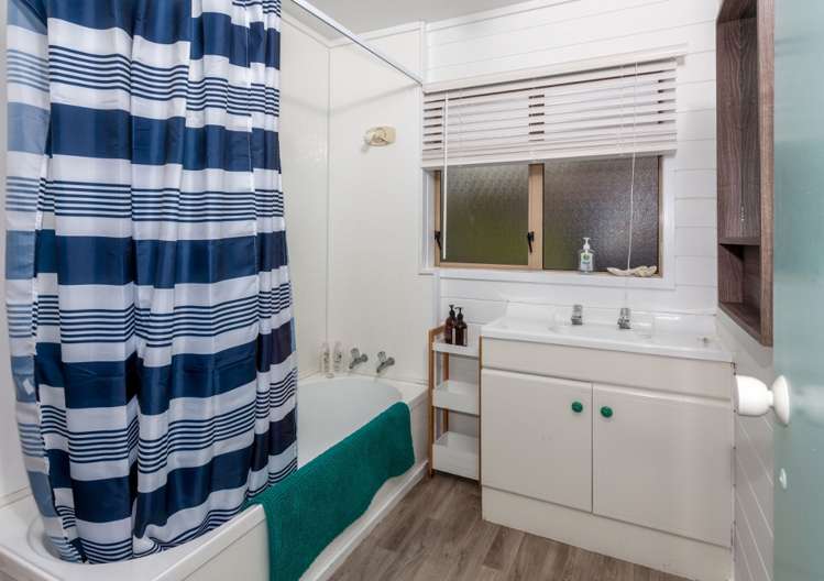 109 Bambury Place Onemana_13