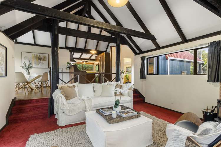 196 Godley Road Titirangi_4