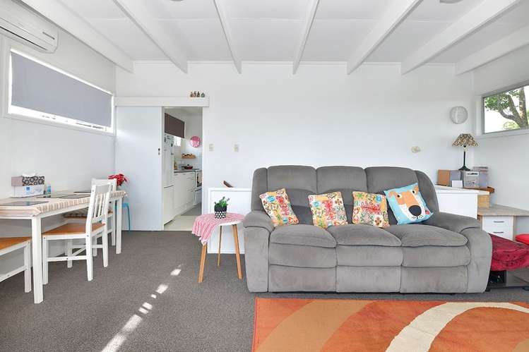 2/8 Rewi Street Torbay_5