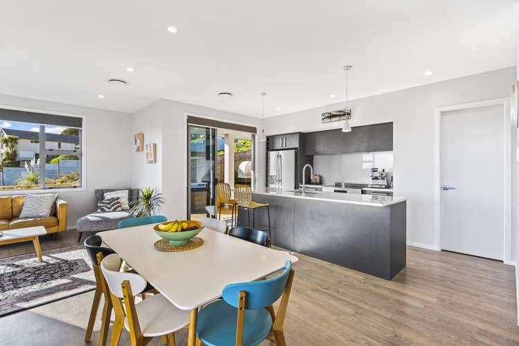 99 Kakariki Grove Waikanae_6