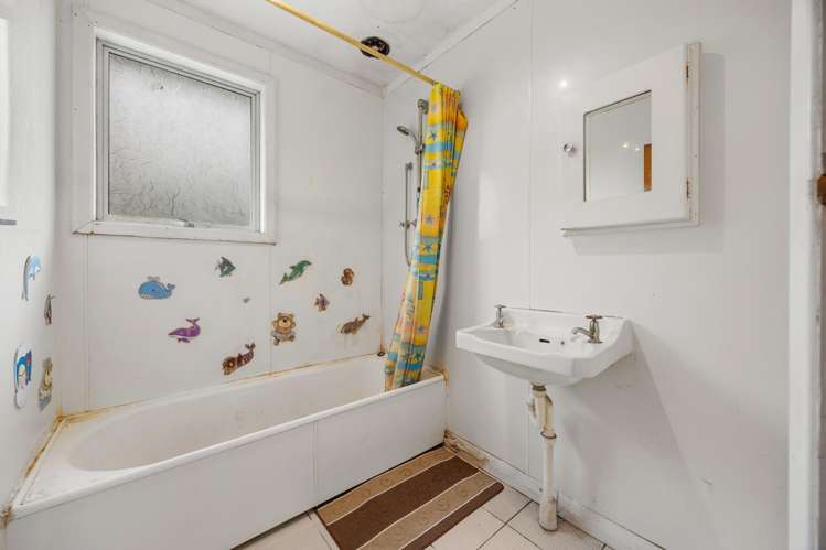 9 Ascot Ave Henderson_11