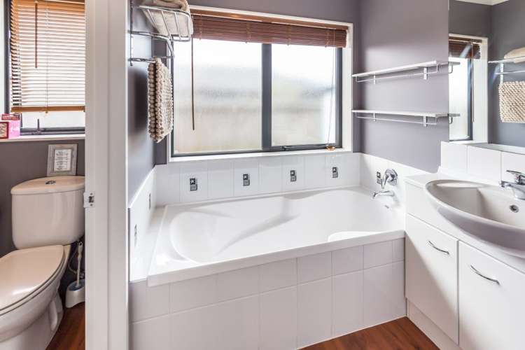 8 Birkdale Drive Shirley_15