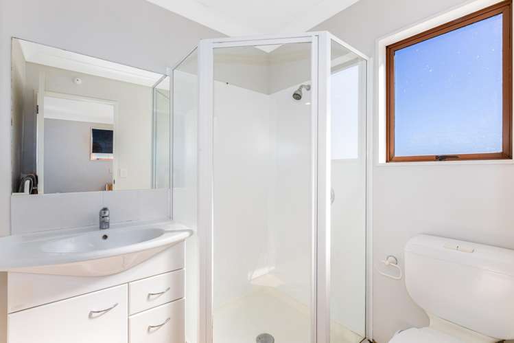 13 Birkhall Grove Strathmore Park_14