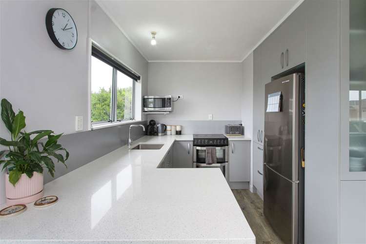 25 Crispe Road Clarks Beach_16