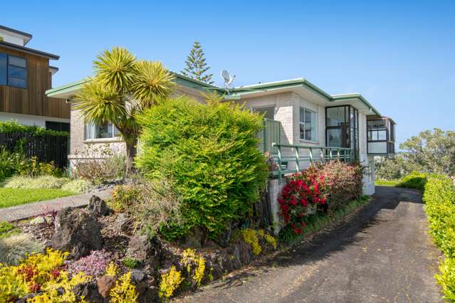 23 Roberts Road Matakatia_2