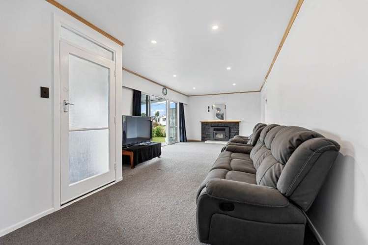 10 Maple Drive 11134_5