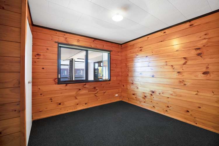 11 Heather Lea Hawera_11