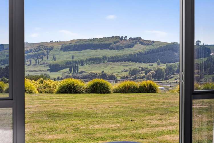 701 River Road Otane_26