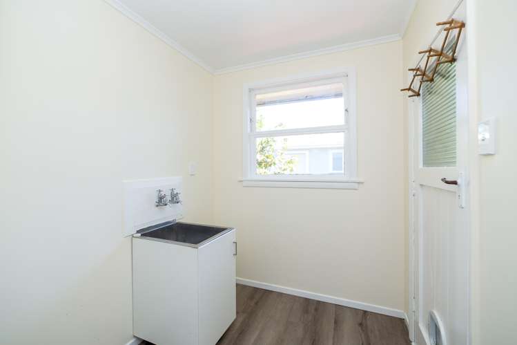 282 High Street South Carterton_10