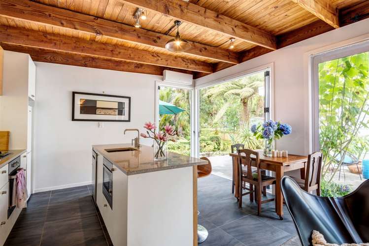 133 Woodlands Park Road Titirangi_19