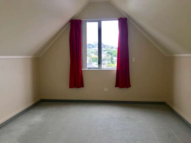 2/126 Brian Crescent Stanmore Bay_3