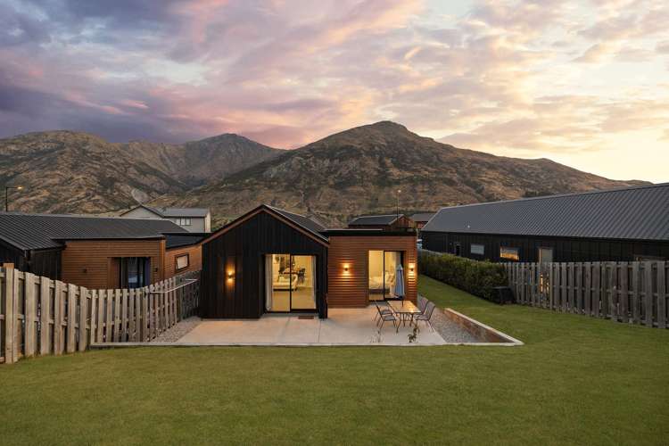 9 Huxley Place Dalefield/Wakatipu Basin_5
