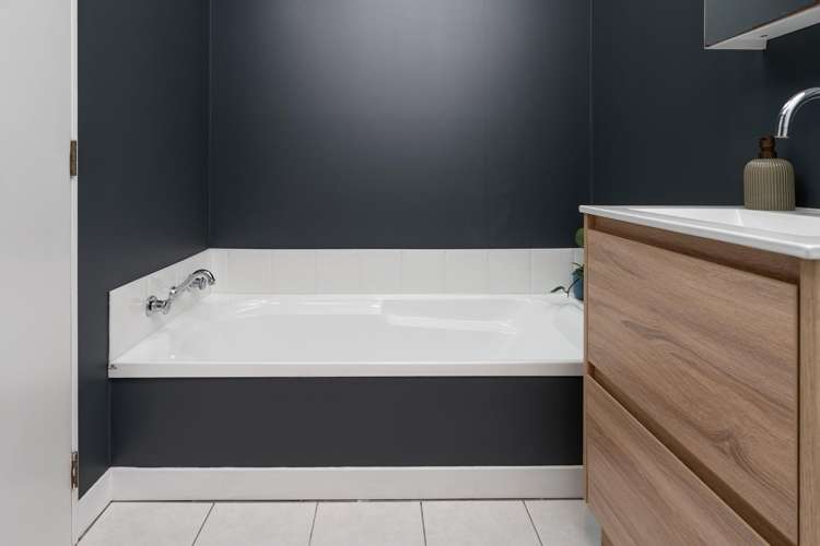 23 Percy Dyett Drive Karori_14