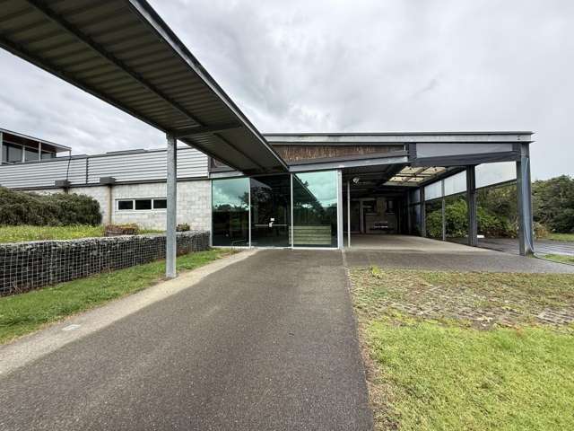 Office/ Cafe/ Restaurant For Lease