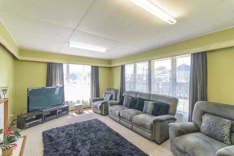 363 Warspite Avenue Waitangirua_13