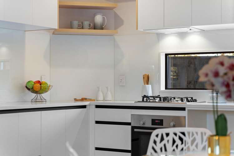 8C Rowan Terrace Te Atatu South_7