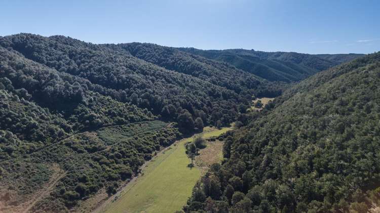 335 Pretty Bridge Valley Road Wakefield_10