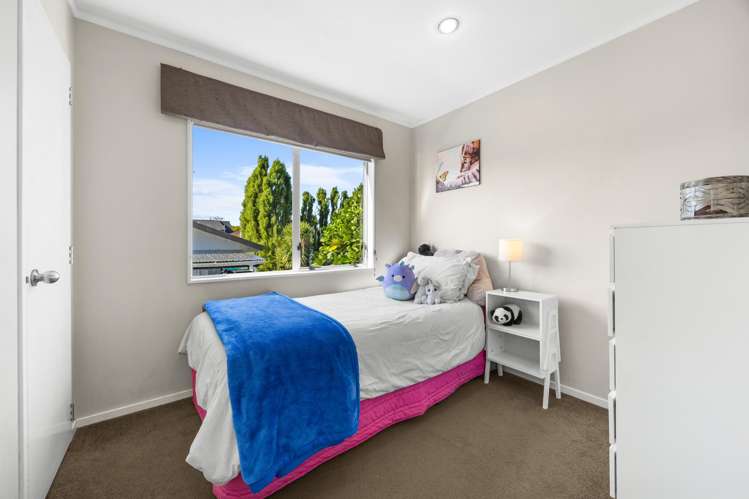 1/144 Bradbury Road Botany Downs_13