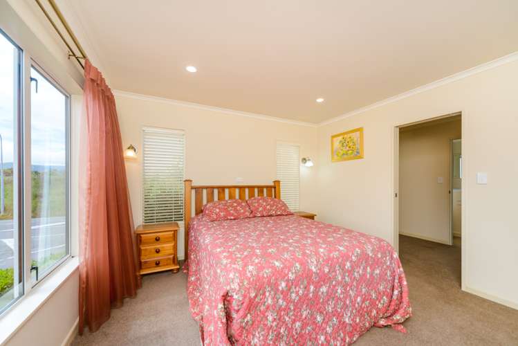 1 Silkwood Place Fitzherbert_24