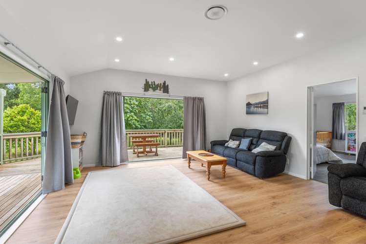 359A Kuku East Road Manakau_13